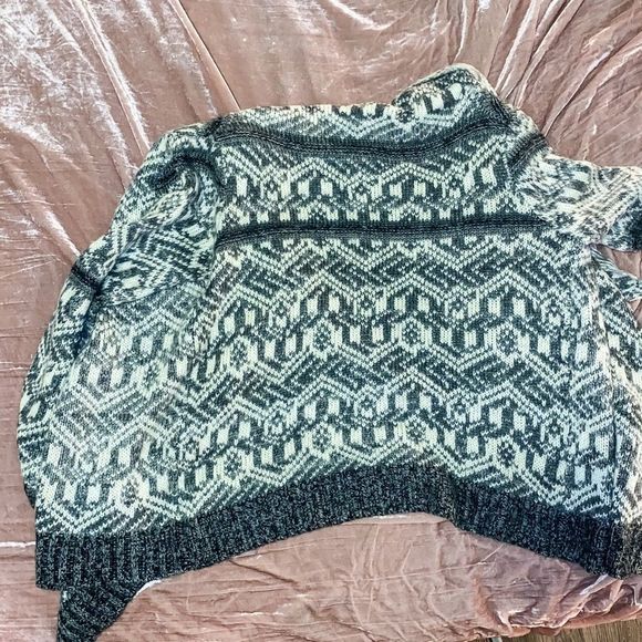 Cozy knit cardigan  - Picture 2 of 4